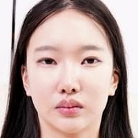 Saki Konno (紺野咲)